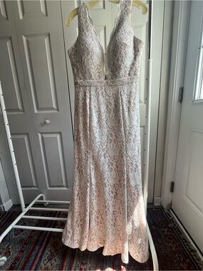 David Bridal Wedding Dress Ivory Elegant Lace V-Neck Summer Fall Fairy size 14